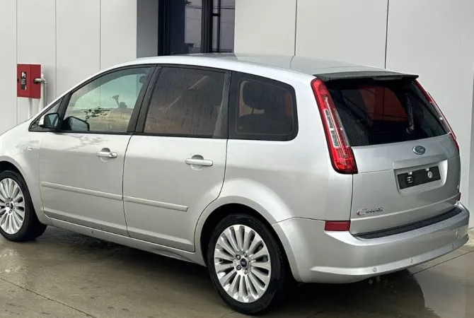 Makina ne shitje  ne Tirane - 3,200 Euro