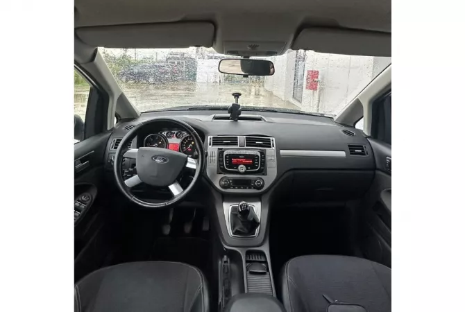 Makina ne shitje  ne Tirane - 3,200 Euro