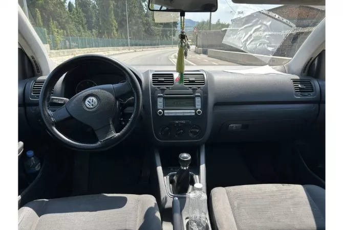 Makina ne shitje  ne Tirane - 3,700 Euro