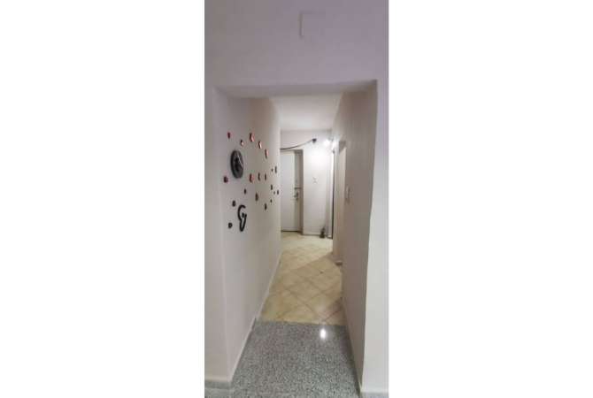 Ambient biznesi me qera 3+1 ne Tirane - 35,000 Leke