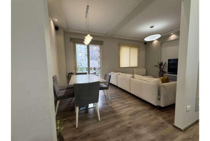 Shtepi me qera 2+1 ne Tirane - 700 Euro