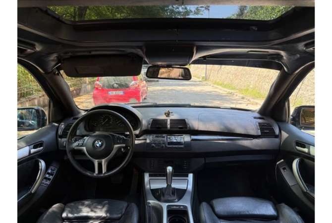 Makina ne shitje ne Tirane - 2,500 Euro