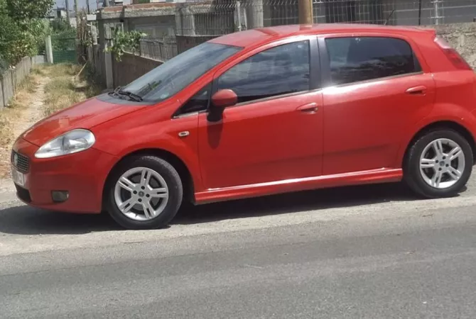 Cars for sale in Tirana - 2,400 Euro