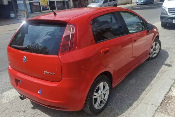Cars for sale in Tirana - 2,400 Euro