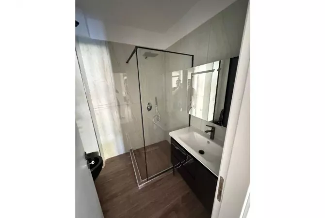 Shtepi me qera Apartament ne Tirane, 2+1, Mobilimi E mobiluar, Pagesa 1,000  Euro.