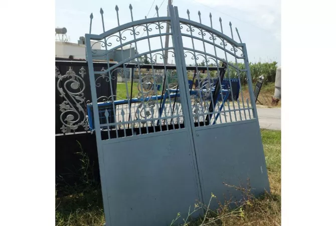 Different articles in Tirana - 18,000 Leke