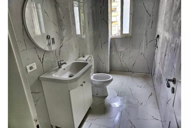 Shtepi me qera Apartament ne Tirane, 1+1, Mobilimi E mobiluar, Pagesa 600  Euro.