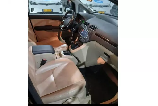 Makina ne shitje ne Tirane - 2,900 Euro