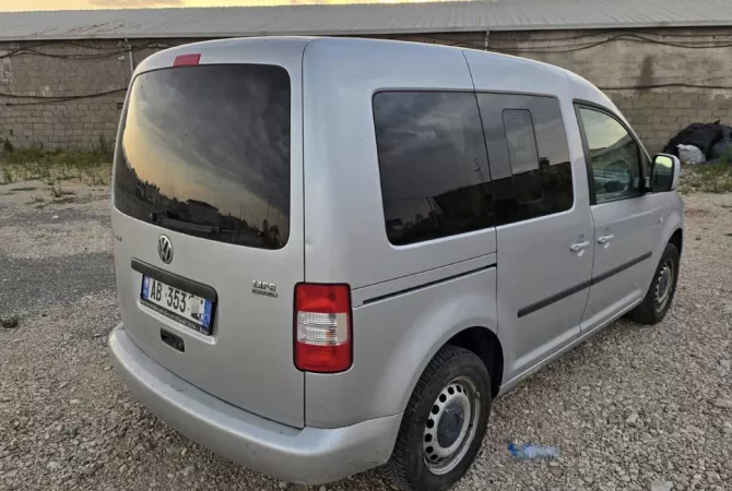 Makina ne shitje ne Tirane - 5,500 Euro
