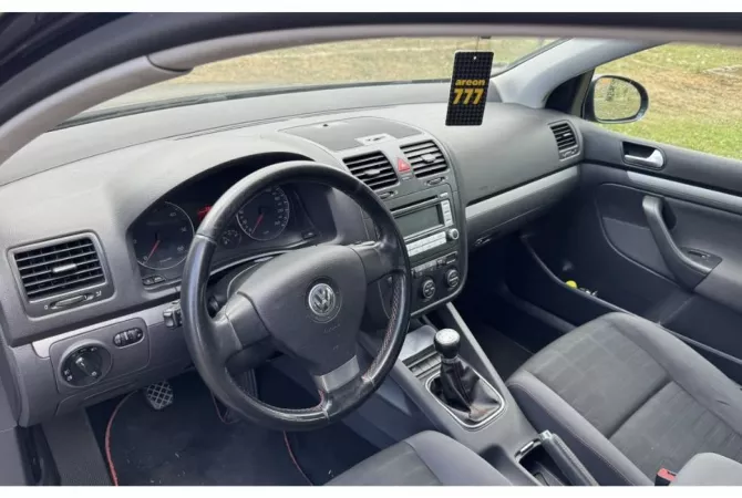 Makina ne shitje ne Tirane - 2,400 Euro