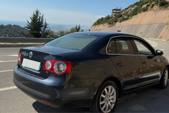 Makina ne shitje ne Vlore - 3,800 Euro