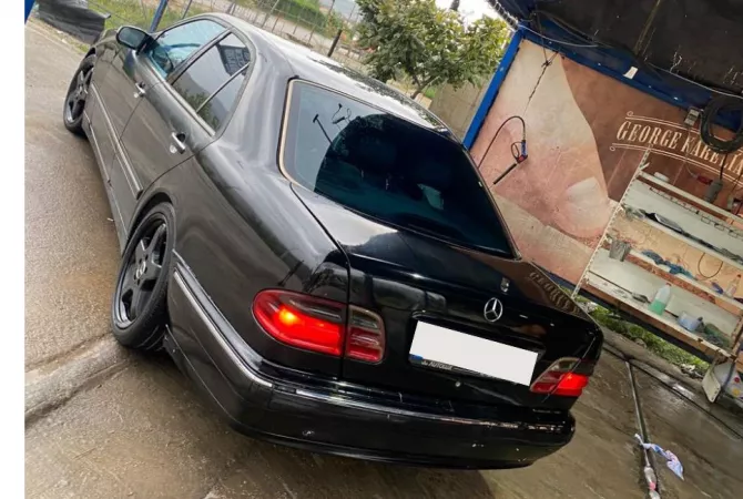 Makina ne shitje ne Tirane - 3,100 Euro