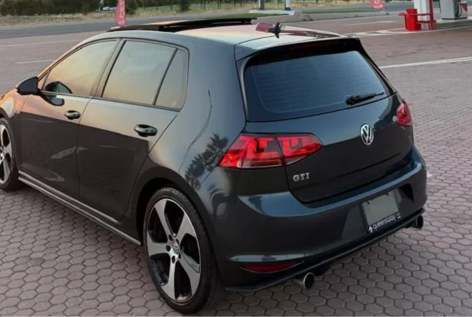 Makina ne shitje ne Tirane - 11,800 Euro