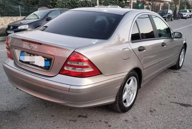 Cars for sale in Tirana - 4,800 Euro