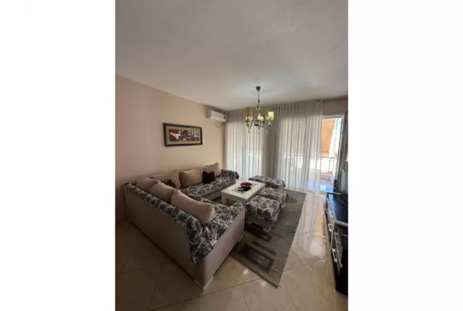 Shtepi me qera 2+1 ne Tirane - 40,000 Leke