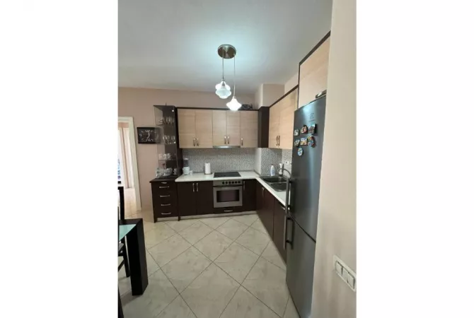 Shtepi me qera 2+1 ne Tirane - 40,000 Leke