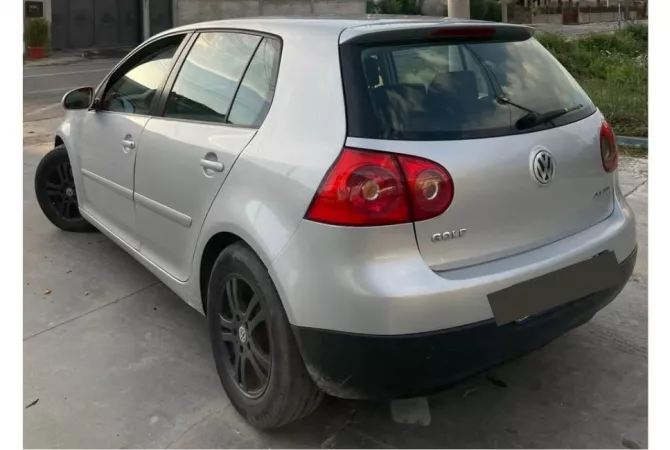 Makina ne shitje ne Tirane - 3,500 Euro