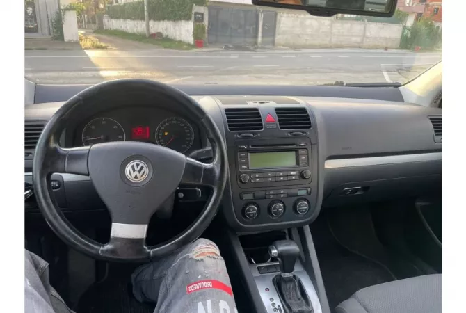 Makina ne shitje ne Tirane - 3,500 Euro