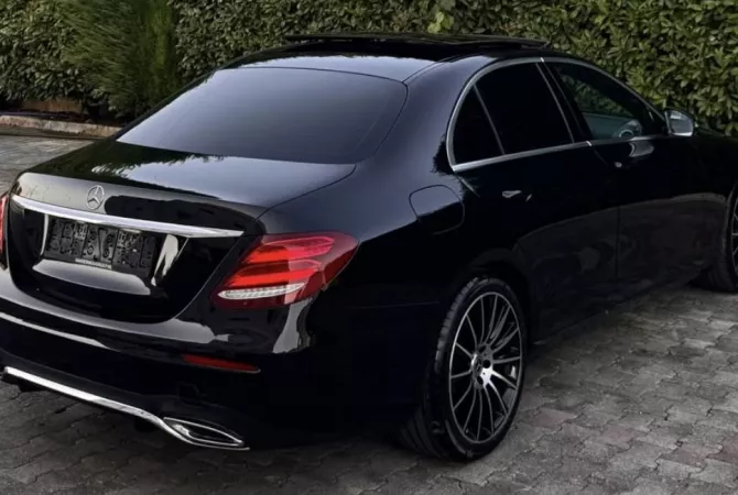 Makina ne shitje ne Tirane - 21,900 Euro