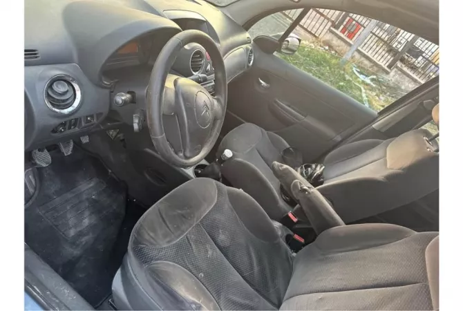 Makina ne shitje ne Tirane - 1,780 Euro