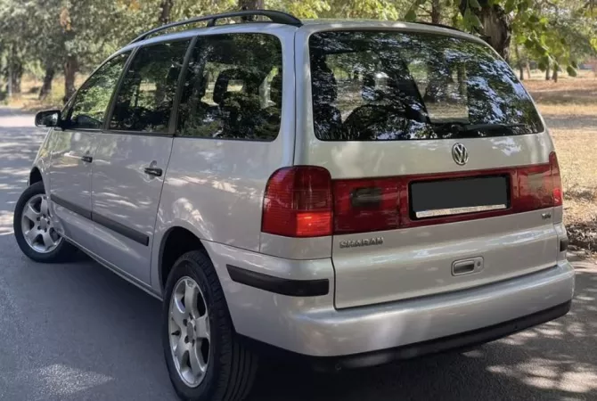 Makina ne shitje ne Tirane - 4,999 Euro