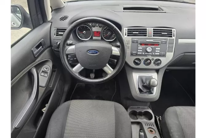 Makina ne shitje ne Tirane - 2,900 Euro