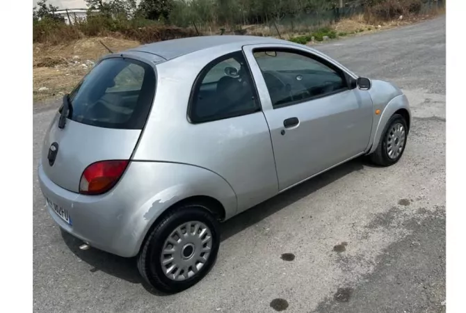 Makina ne shitje ne Tirane - 890 Euro