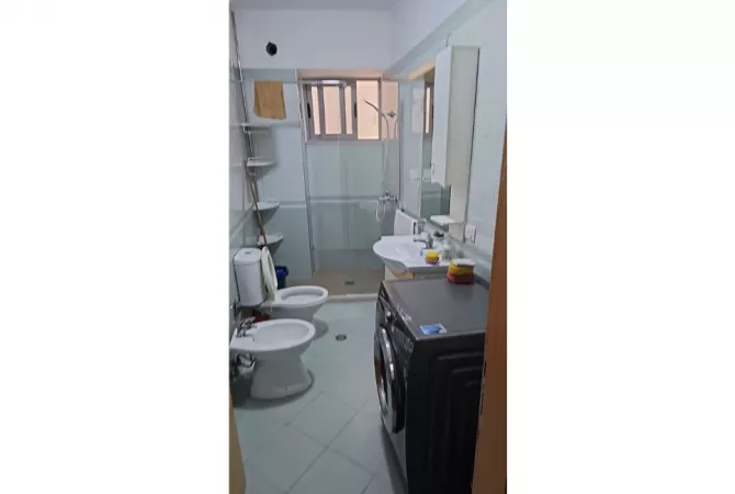 Shtepi me qera Apartament ne Tirane, 2+1, Mobilimi E mobiluar, Pagesa 55,000  Leke.