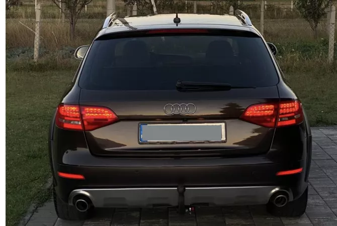Makina ne shitje ne Tirane - 11,700 Euro