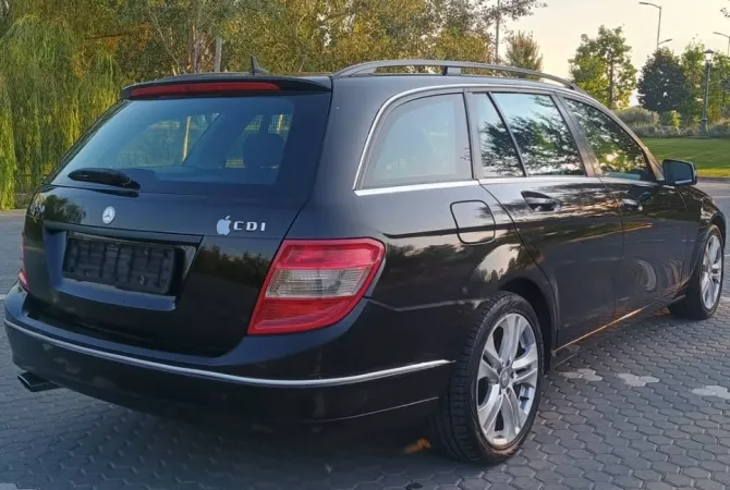 Makina ne shitje ne Tirane - 6,200 Euro