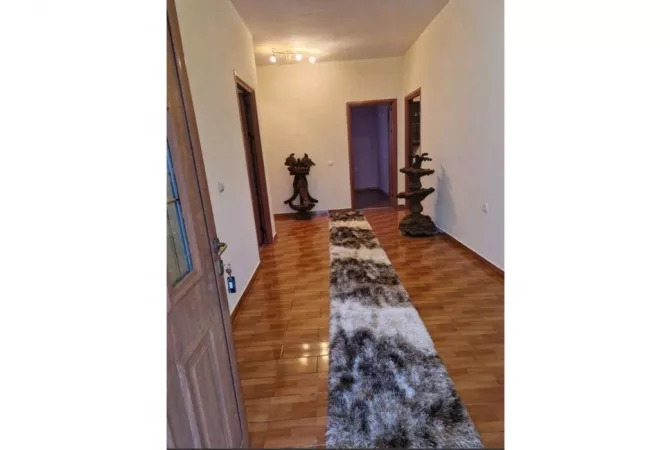 Shtepi me qera 2+1 ne Tirane - 500 Euro
