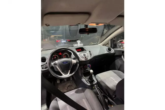 Makina ne shitje ne Tirane - 3,000 Euro