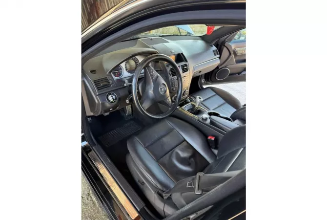 Makina ne shitje ne Tirane - 7,600 Euro