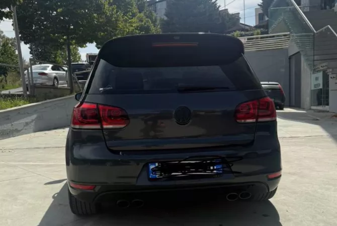 Makina ne shitje ne Tirane - 7,700 Euro