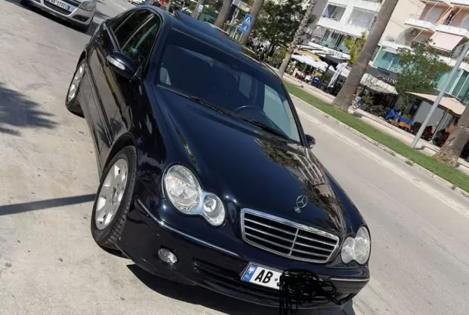 Makina ne shitje ne Tirane - 5,200 Euro