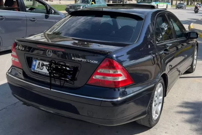 Makina ne shitje ne Tirane - 5,200 Euro