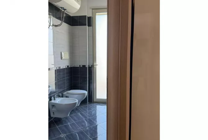 Shtepi me qera Apartament ne Tirane, 2+1, Mobilimi E mobiluar, Pagesa 700  Euro.
