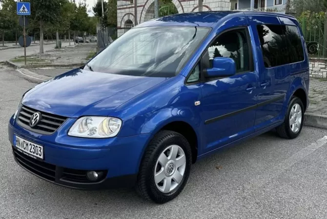 Makina ne shitje ne Tirane - 5,900 Euro