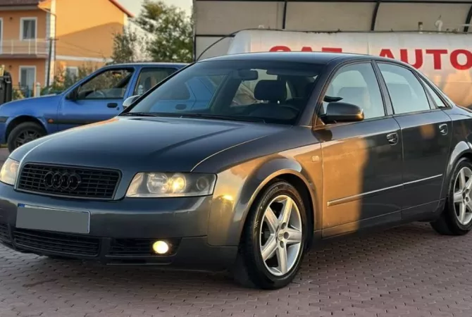 Makina ne shitje ne Tirane - 2,800 Euro