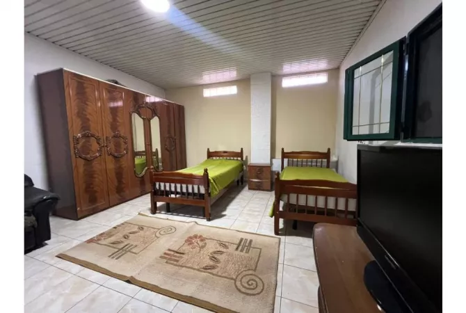 Shtepi me qera 1+1 ne Tirane - 40,000 Leke