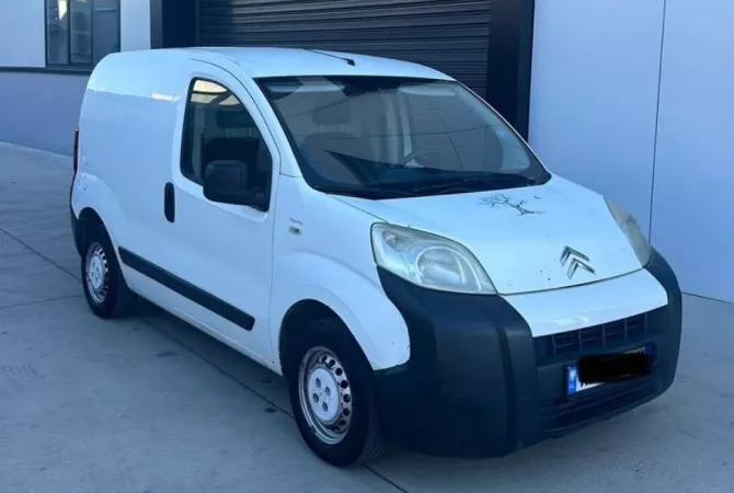 Makina ne shitje ne Tirane - 2,800 Euro