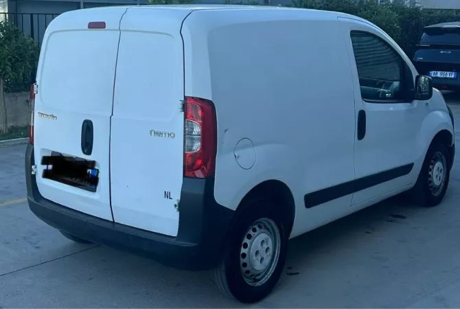 Makina ne shitje ne Tirane - 2,800 Euro