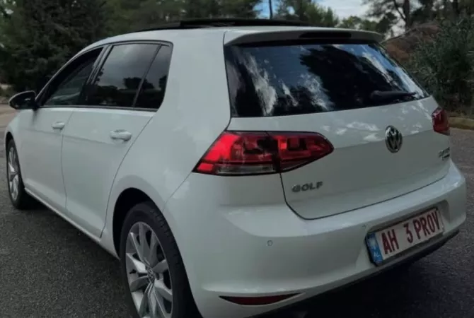 Makina ne shitje ne Tirane - 10,500 Euro
