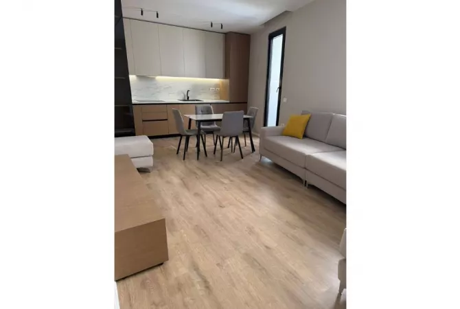 Shtepi me qera 2+1 ne Tirane - 750 Euro