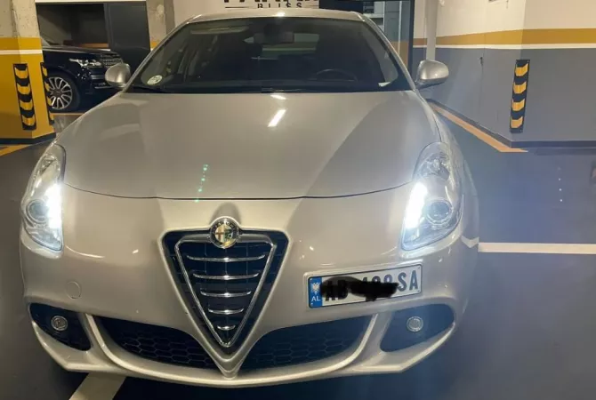 Makina ne shitje ne Tirane - 6,200 Euro
