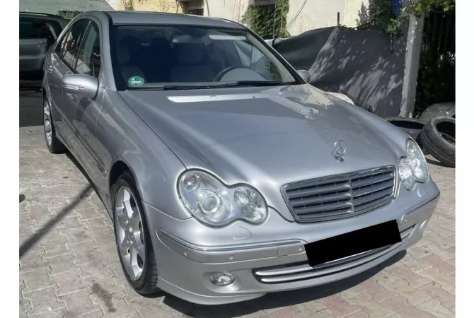 Makina ne shitje ne Tirane - 5,200 Euro