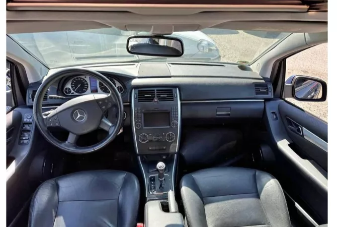 Makina ne shitje ne Elbasan - 5,300 Euro