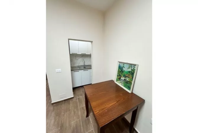 Shtepi me qera 2+1 ne Tirane - 650 Euro