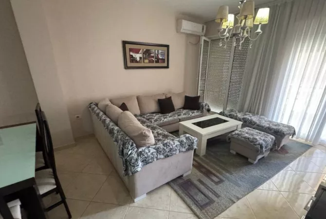 Shtepi me qera 2+1 ne Tirane - 400 Euro