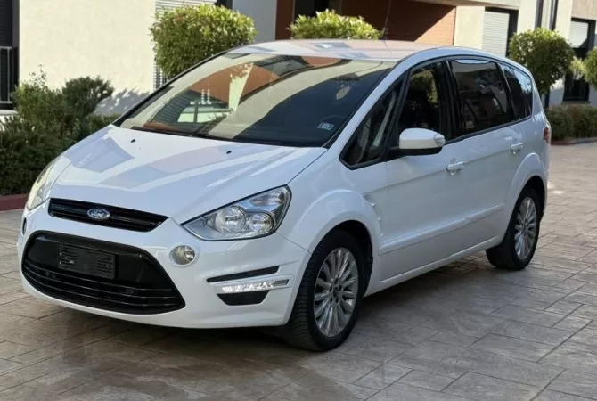 Makina ne shitje ne Tirane - 7,800 Euro